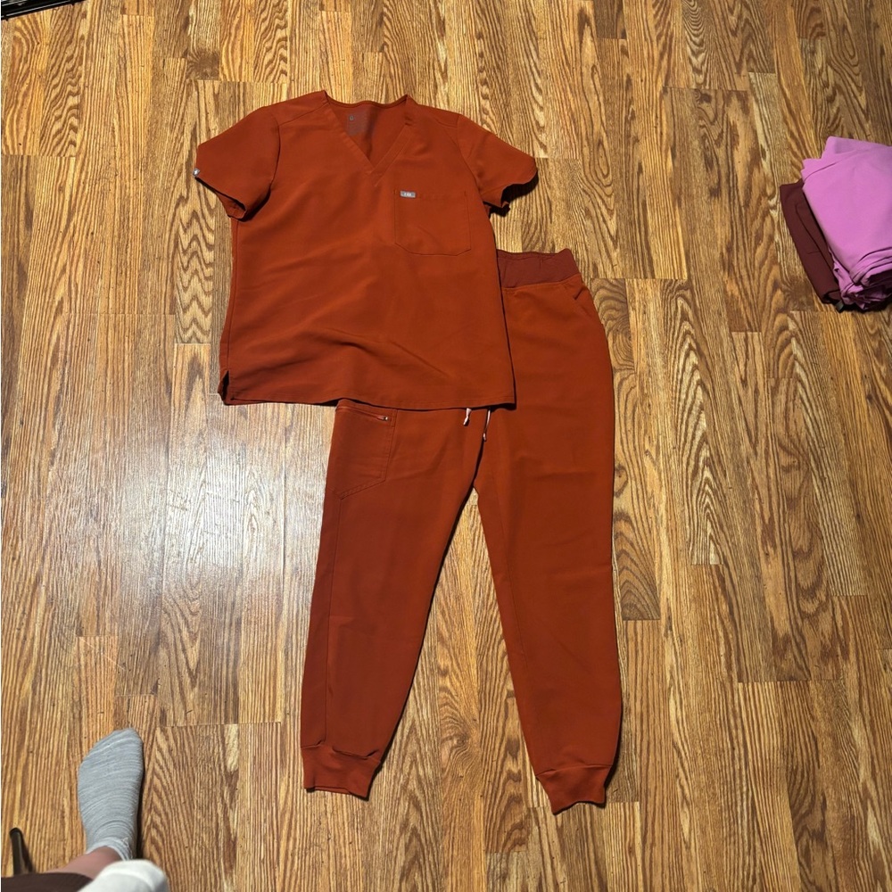 Figs Terracotta Scrub set